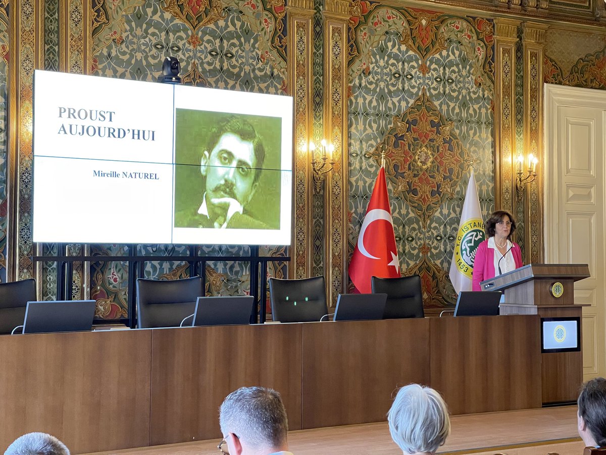 Le Colloque International “Marcel Proust en Turquie” organisé par le Département de Langue et Littérature françaises en collaboration avec APFi et L’Institut français de Turquie, a commencé aujourd’hui par les allocutions d’ouverture.