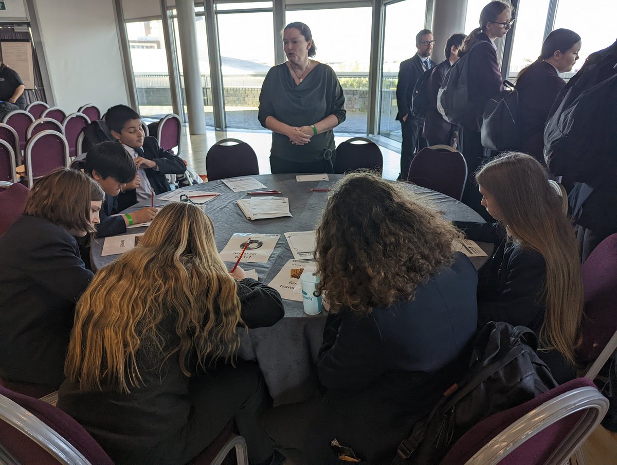 HistoryMissOs's tweet photo. Absolutely amazing day at @GMGreenCity. Thank you to @AndyBurnhamGM my eco club representatives have come away with a lot of ideas and ready to make a bigger change to our school!  @LHS_HighSchool #GMGreenSummit2022 💚 https://t.co/HKhwNwosqN