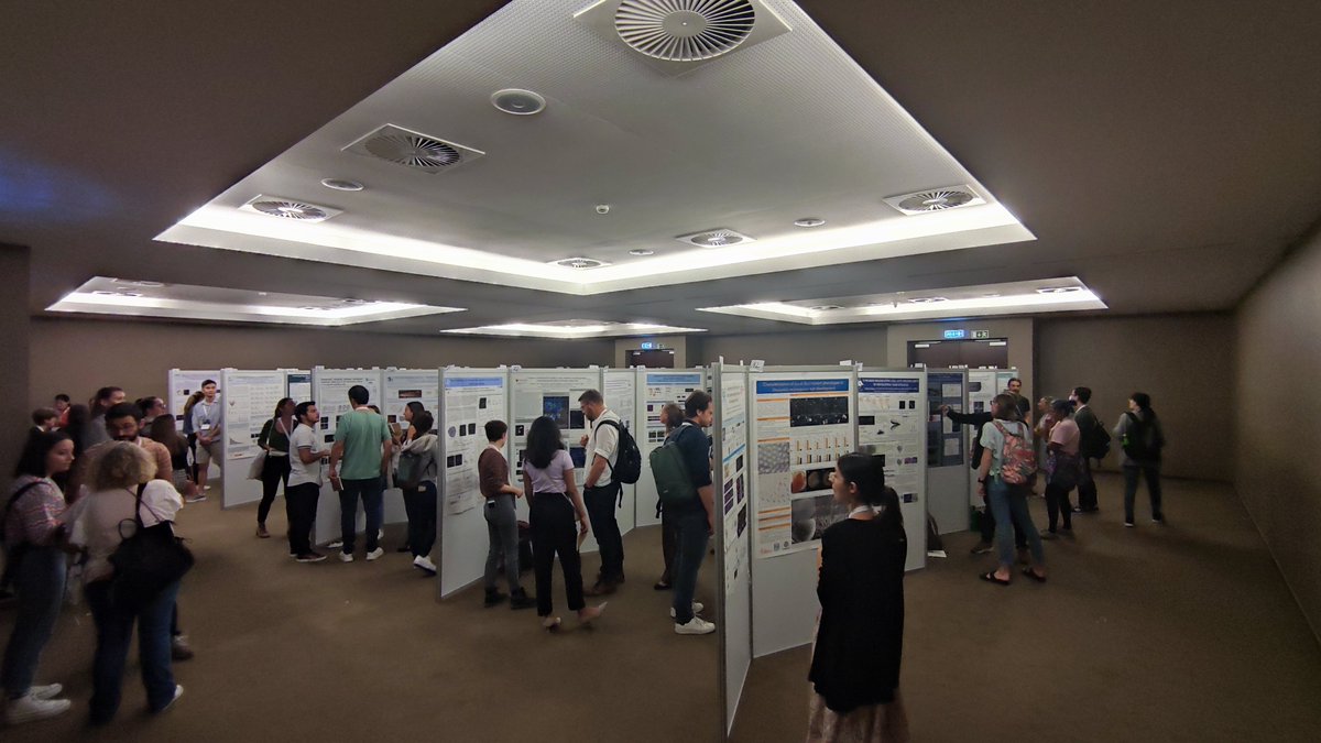 The 1st #PosterSession is on going! 2 rooms and almost 400 posters, for sure you'll find a lot of interesting science!
#ISDB2021