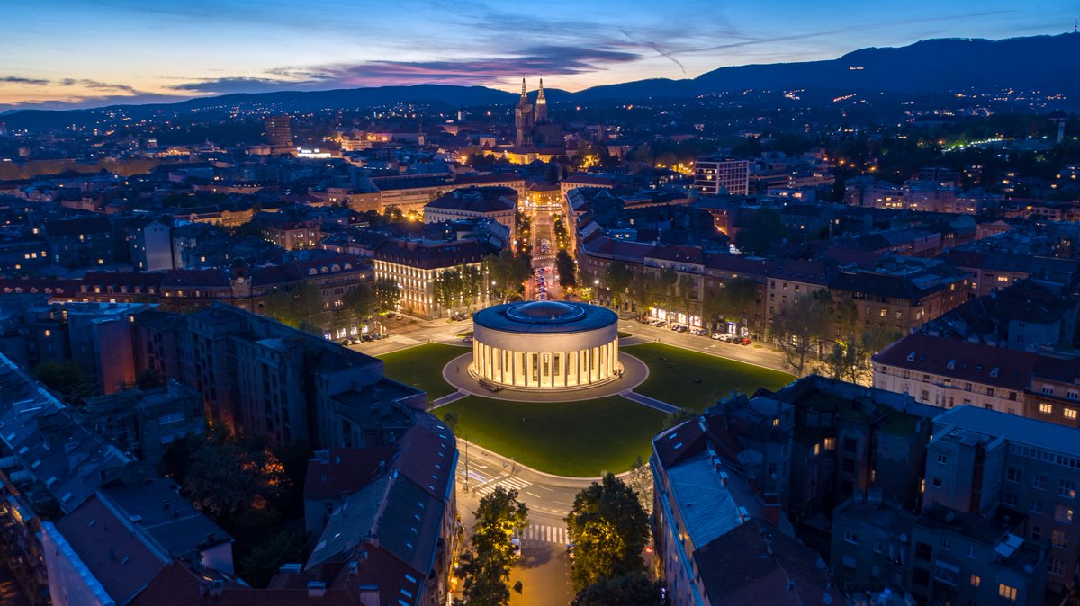 RegioCoop's tweet photo. RT @EK_Hrvatska: 🏢🏫🏨 U okviru 🇪🇺 Europske urbane inicijative otvoren je poziv za potporu inovacijama u gradovima i njihovim kapacitetima za održiv urbani razvoj u vrijednosti od 5⃣0⃣ milijuna eura. #NewEuropeanBauhaus #EUI4yourcity #EUGreenDeal #Cohe… https://t.co/gHJPQJdfn4