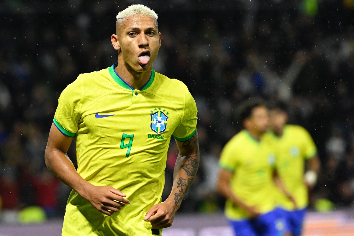 FabrizioRomano's tweet photo. Richarlison will be available for the World Cup, Antonio Conte says: “I can confirm this: that the player is not risking to not play World Cup, absolutely”. 🚨🇧🇷 #THFC

“The injury is not so serious. I’m happy for the player”, Conte says via @JackPittBrooke. https://t.co/V7ip3E6sbP
