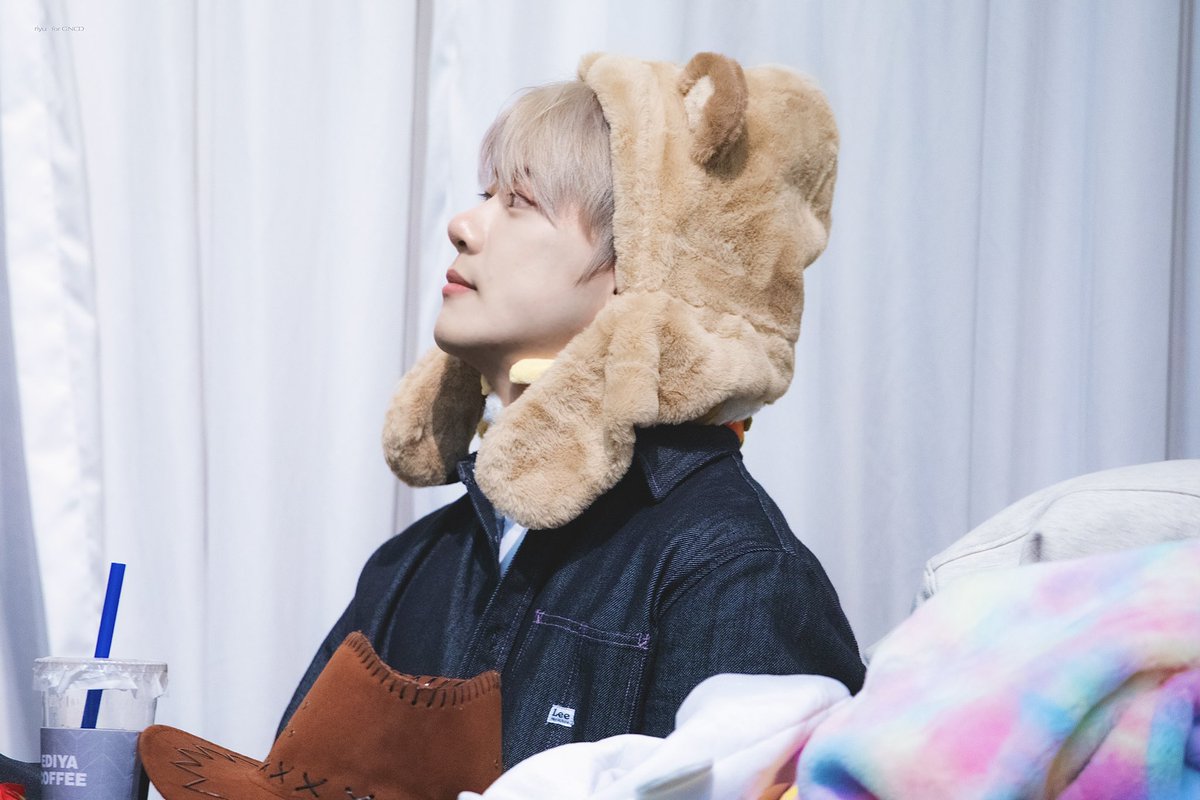 990203RY's tweet photo. 221015 지버미 옆태 … 🫶🥺
#지범 #골든차일드  #김지범
#Jibeom #GoldenChild https://t.co/FxIuRRgey4