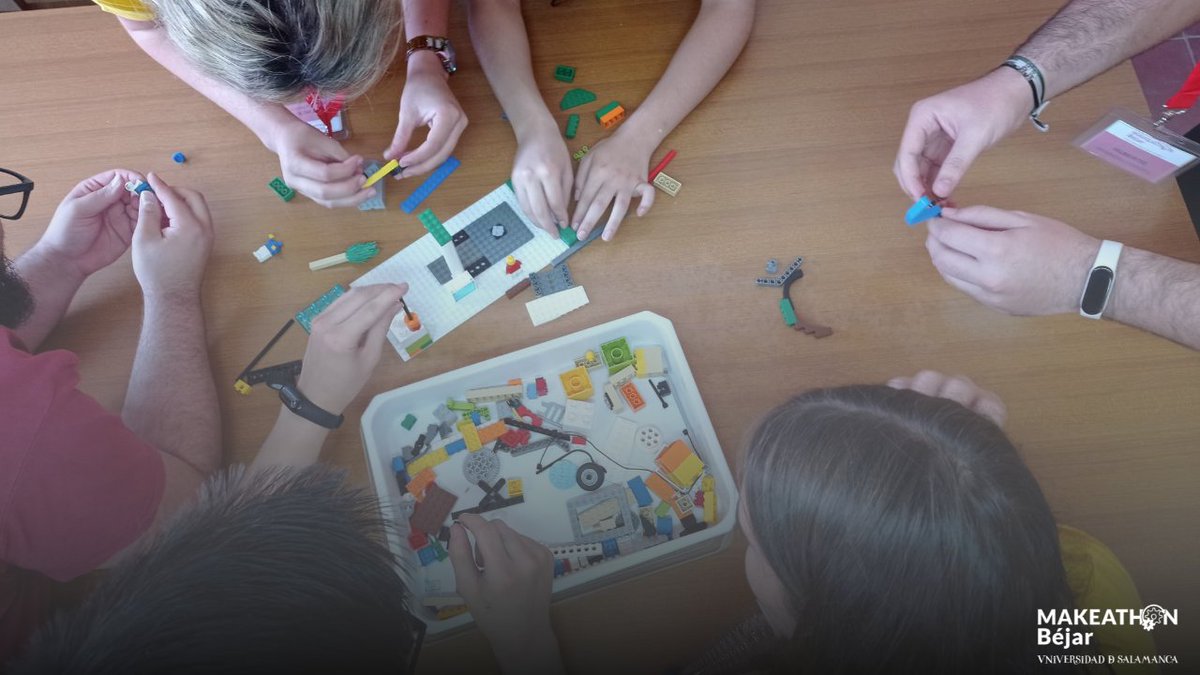 MakeathonBejar's tweet photo. Después de un fin de semana cargado de retos, actividades y sorpresas, hacemos una recopilación del gran trabajo que han hecho todos los equipos y cómo han sabido afrontar cada desafío.

Esperamos que hayáis disfrutado, ¡ya estamos deseando que el Makeathon vuelva a Béjar! 🙌 https://t.co/KjYv7WMopg