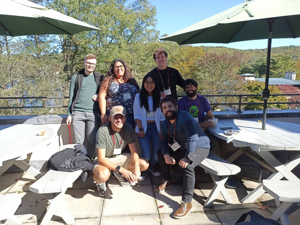 migueldvalmeida's tweet photo. Back in the UK and to the @ericmiskalab from #cshlTE22. 

So much great science! It was a lot of fun to meet so many TE enthusiasts in person. Thanks to the organisers for putting together such a wonderful meeting. https://t.co/vgAjzZ542r