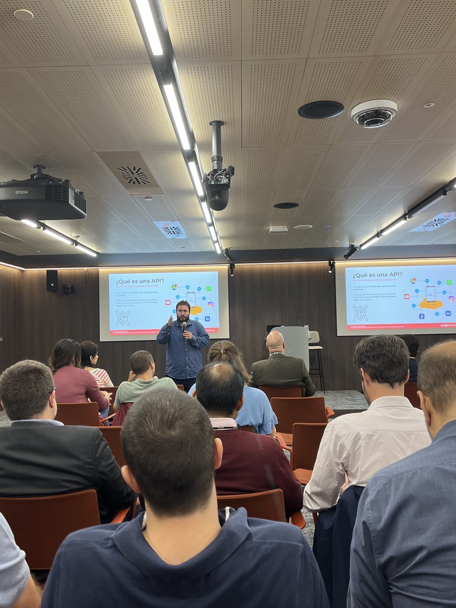 APIAddicts's tweet image. ¡La semana pasada los #APIAddicts y los #APIGeeks se unieron en el lanzamiento de la comunidad Mad in Api!

Con expertos como Enrique Cenizo, Luis Cuellar, Lisa Martinez, Marco Antonio Sanz y Diego Coy, pudimos descubrir novedades del mundo de las #APIs. ¡Gracias por todo! 🤗
