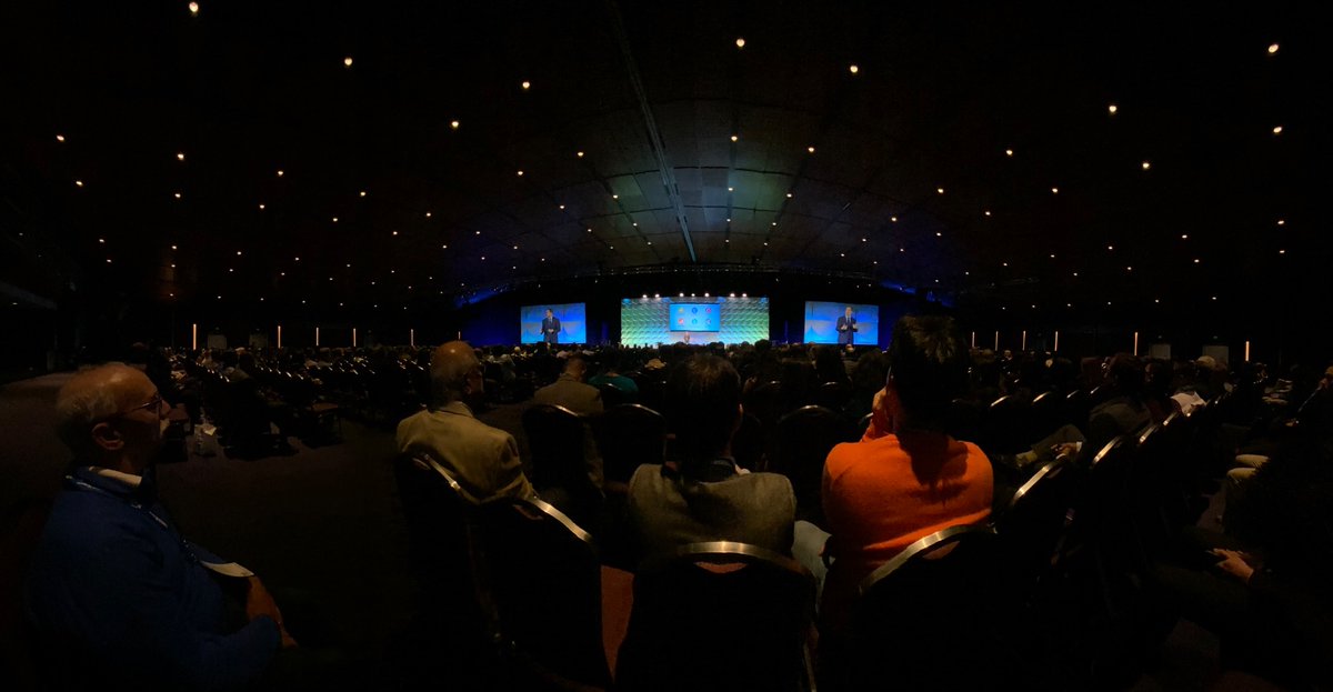 mackyavalley's tweet photo. Looking forward to the exchanging of ideas with fellow formulation scientists for the next three days!  @ryanfdonnelly receiving the meritorious manuscript award for using two photon polymerisation 3D printing to make highly accurate dissolvable microneedles arrays! #PharmSci360 https://t.co/LGakk0DVNI