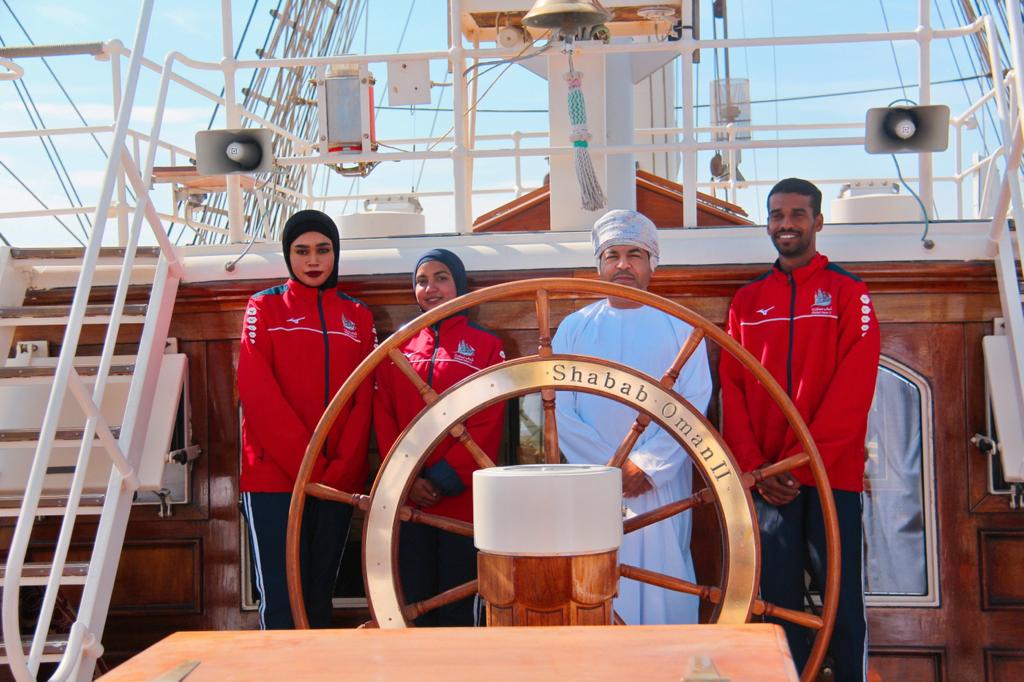 utas_oman's tweet photo. سعادة الدكتور سعيد الربيعي رئيس الجامعة يزور اليوم سفينة شباب عمان الراسية في ميناء صلالة في محطتها قبل الأخيرة ويلاقي بطلبة الجامعة المشاركين في رحلة شباب عمان. https://t.co/fAyDShTHDR