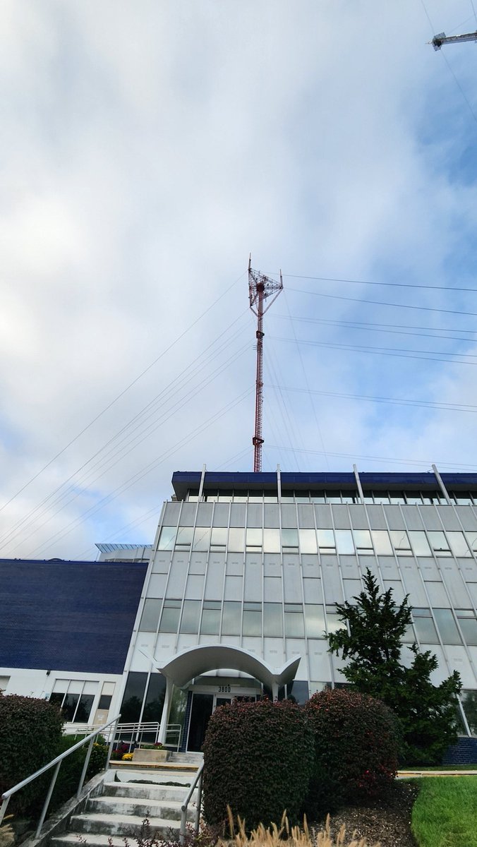 ThompsonSkyPro's tweet photo. Just finished live on air with Justin, Scott, and Speigel! Now to go to the roof for a video segment! https://t.co/QsJMGplQ4V