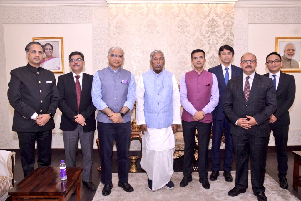 Called on Hon'ble Governor of Bihar Shri Phagu Chauhan during our State visit, together with @santjha, @AjaneeshK, @manishprabhat06, @Abhishekifs and @IndiaWTO Brajendra Navnit. Useful discussion on HoMs role in promoting State's engagement with the world. @MEAIndia @bihargov