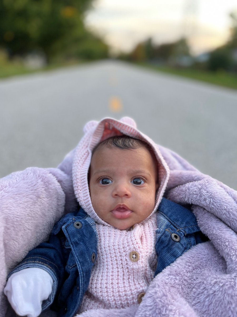 shealeooo's tweet photo. lil baby picture update https://t.co/VDwNi3h3E5