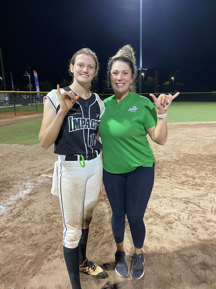 alexis cowles tweet media