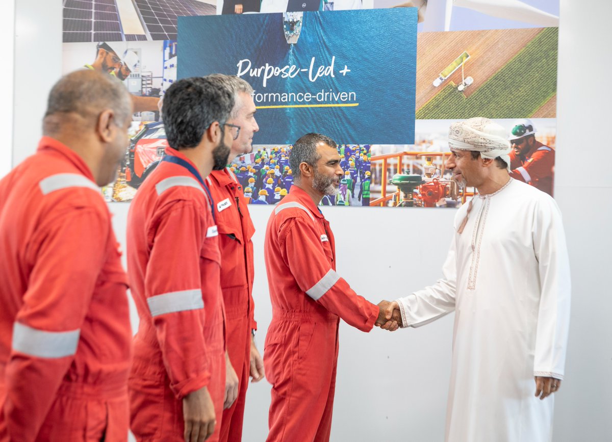 bp_Oman's tweet photo. سُعِدنا باستضافة اجتماع اللجنة التنفيذية المشتركة للمربع 61 برئاسة معالي المهندس سالم العوفي وزير الطاقة والمعادن وبحضور شركائنا من @ThisIsOQ, @Petronas وشركة بي تي تي إي بي، حيث اطّلعوا على عدد من المواقع مثل محطة المعالجة المركزية وعمليات الإكمال الأخضر في وحدة اختبار الآبار https://t.co/D03xqKxRgg