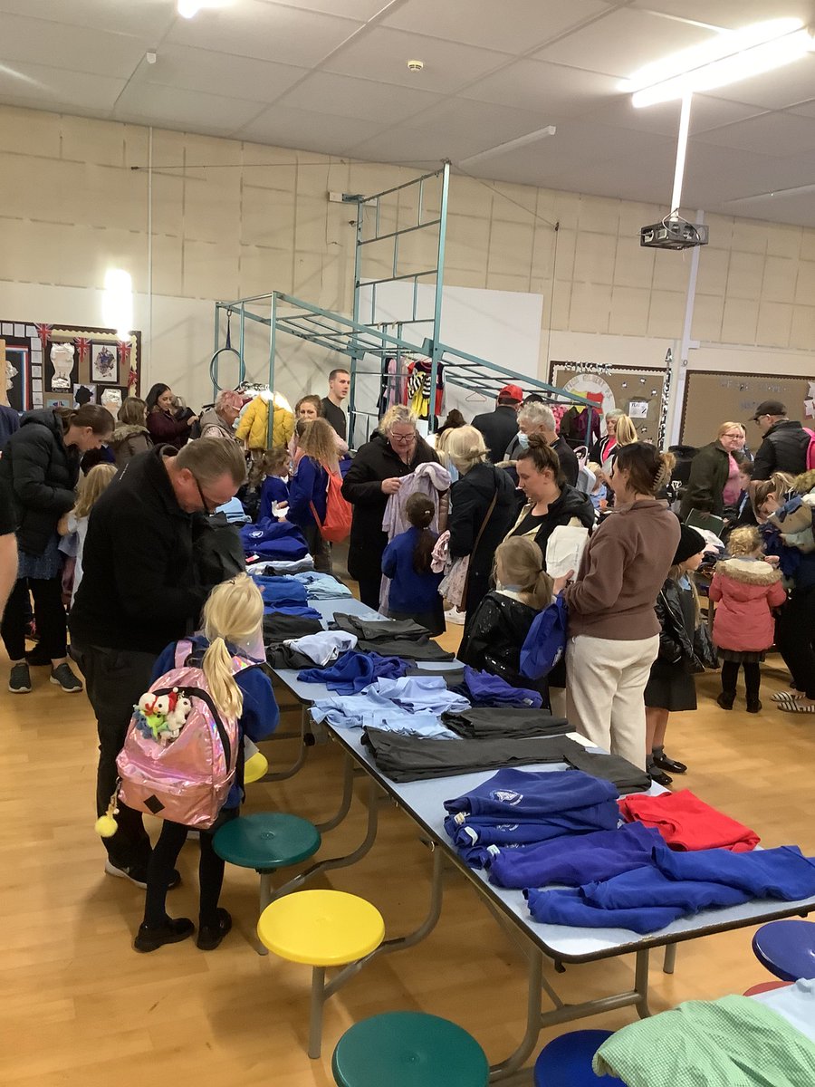 WGPStweets's tweet photo. Thank you for your kind donations and for coming along to our Clothes Swap. It was a hugely successful event for our community to be a part of. https://t.co/B1rqLRuF4u
