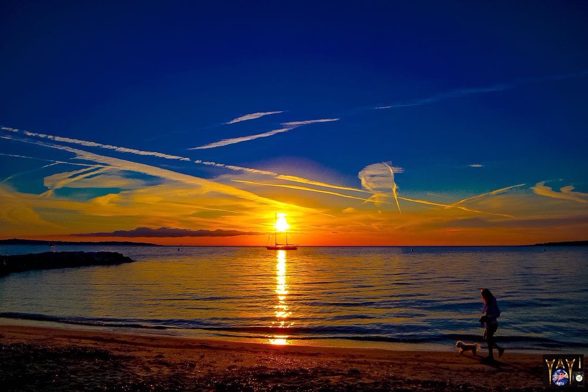 reivaxstgo31's tweet photo. #mondaythoughts un vrai plaisir de retrouver pour un mois les sublimes couleurs des #Sunrise #Cannois ici depuis la #PointeCroisette et le #MourréRouge @villecannes @Cannes_France @VisitCotedazur (📷 1 Gymtonic à l’aube avec https://t.co/1WwjzScvpf )@LouDecannes #FranceMagique 😉 https://t.co/C0gxZ22ykG