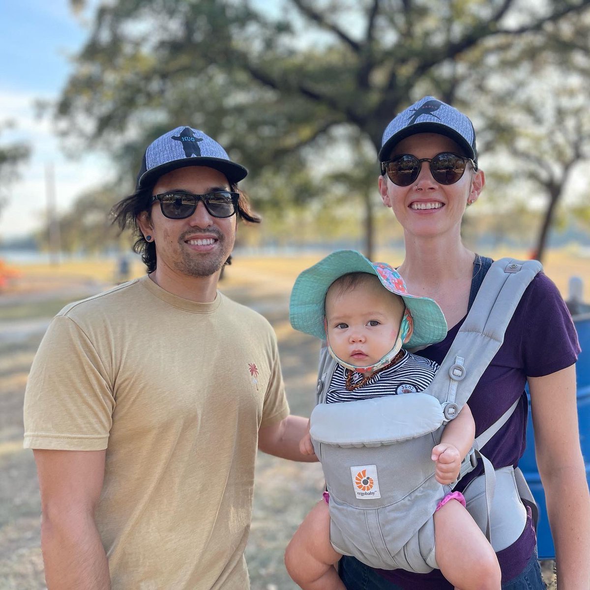 SteerFW's tweet photo. We love to see trash in bags! Not the ground, lakes, or playgrounds! You can #DoYourPart by disposing of your items properly when you’re out at your fav park! #LitterStomp Thank you to the employees of @BellFlight and @AmericanAir for partnering together! https://t.co/EnBWVRQCHg