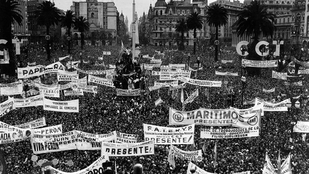 Juanmamoreira's tweet photo. En el Día de la Lealtad Peronista,y como hace 77 años, buscamos la unión de nuestro pueblo, para hacer realidad las tres banderas del movimientro: Independencia Económica, Soberanía Política y Justicia Social. 

¡Feliz día a mis compañeros y compañeras!🇦🇷✌
#ArgentinaUnida https://t.co/mTEDQWit74