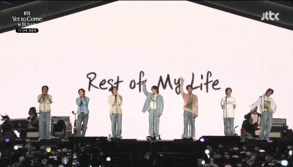 Binuki3's tweet photo. rest of my life💜️✨️
2025. we will always stay together @BTS_twt ❣️ https://t.co/1NODnIy0bd