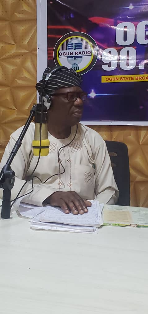 ogscofedcoop's tweet photo. WE ARE #Live #OnAir @OGBC905FM to discuss "Leveraging Technology & Innovation for #Coop Business Growth & Devt"
GUEST: @victoroyegoke1 President/CEO @crasoncoop & President NYCN-COOP
Host: Olumuyiwa Bamgbose
.
#OGSCOFEDRadioProgram #WeAreCoops
https://t.co/ULvq1vWuYg https://t.co/kdVzdYir0N