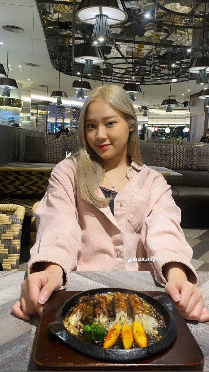 Dheyzious's tweet photo. POV if you date with kak dey~

Gbiyel instagram story https://t.co/LRcHZexvnn