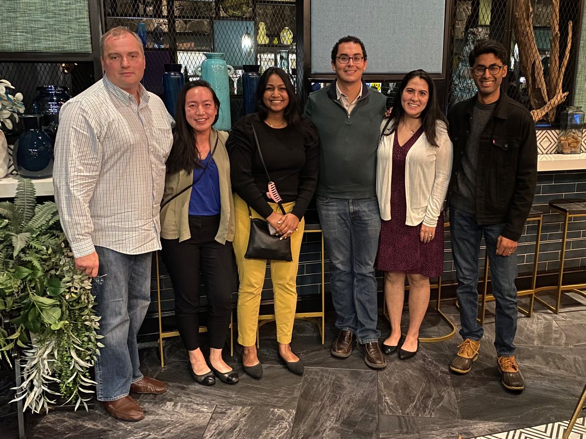 Wojtek Mydlarz shared some of his experiences w/ residents as part of our “Perspectives From the Other Side of the Table” series. L to R: Wojtek Mydlarz, Debbie Xie (PGY5), Deepa Galaiya, Ioan Lina (PGY5), Zahra Sayyid (PGY3), Ani Saraswathula (research). 📷Deepa Galaiya