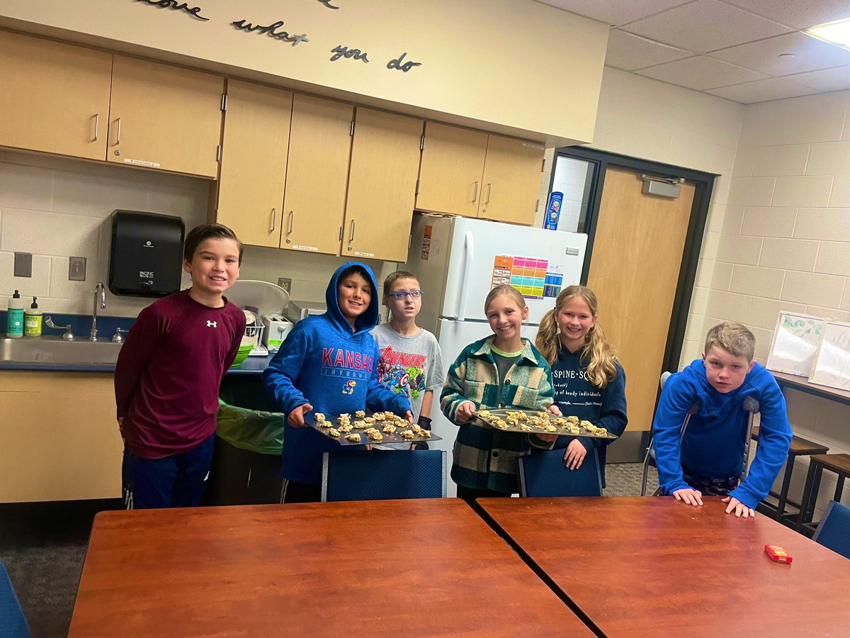 Baking in LINKS today! #BirminghamBrilliance #peertopeer <a href="/BirminghamPS/">Birmingham Schools</a> <a href="/HarlanElem/">Harlan Elementary</a>