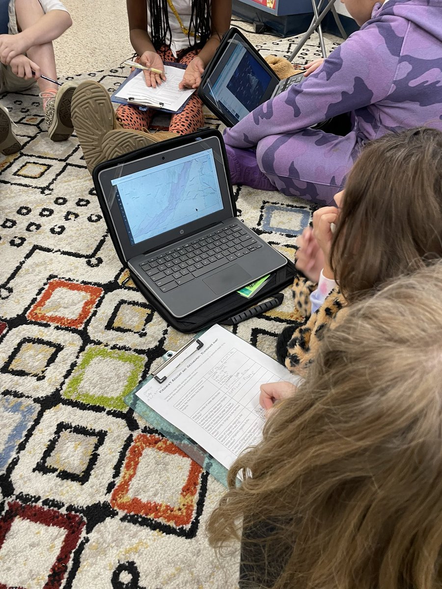 saraharnold414's tweet photo. Using ArcGIS this morning to explore Virginia’s regions and boarders. Thanks @gchribar for all the map layers! Still loving and using them in fourth grade 😍 https://t.co/W6hlEQPJJ7