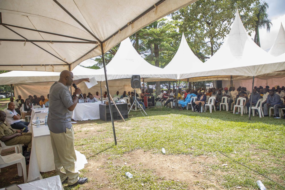 UmemeLtd's tweet photo. Umeme in partnership with @PoliceUg & different utility Companies held a stakeholders meeting with the Uganda Scrap Metal Dealers and Exporters Association to come to an understanding on how to regulate the buying and selling of scrap metal in Uganda.
#EndVandalism
/SO https://t.co/LE3wfPI134