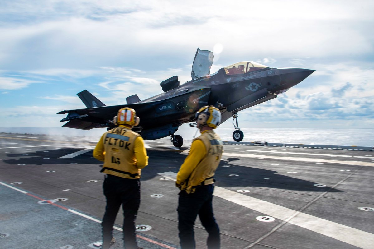 theF35JPO's tweet photo. A sight to see! 👀

An F-35B Lightning ⚡ II aircraft assigned to Marine Medium Tiltrotor Squadron (VMM) 262 launches from the flight deck aboard the amphibious assault carrier USS Tripoli, currently operating in the @US7thFleet. https://t.co/aS2yas1srv