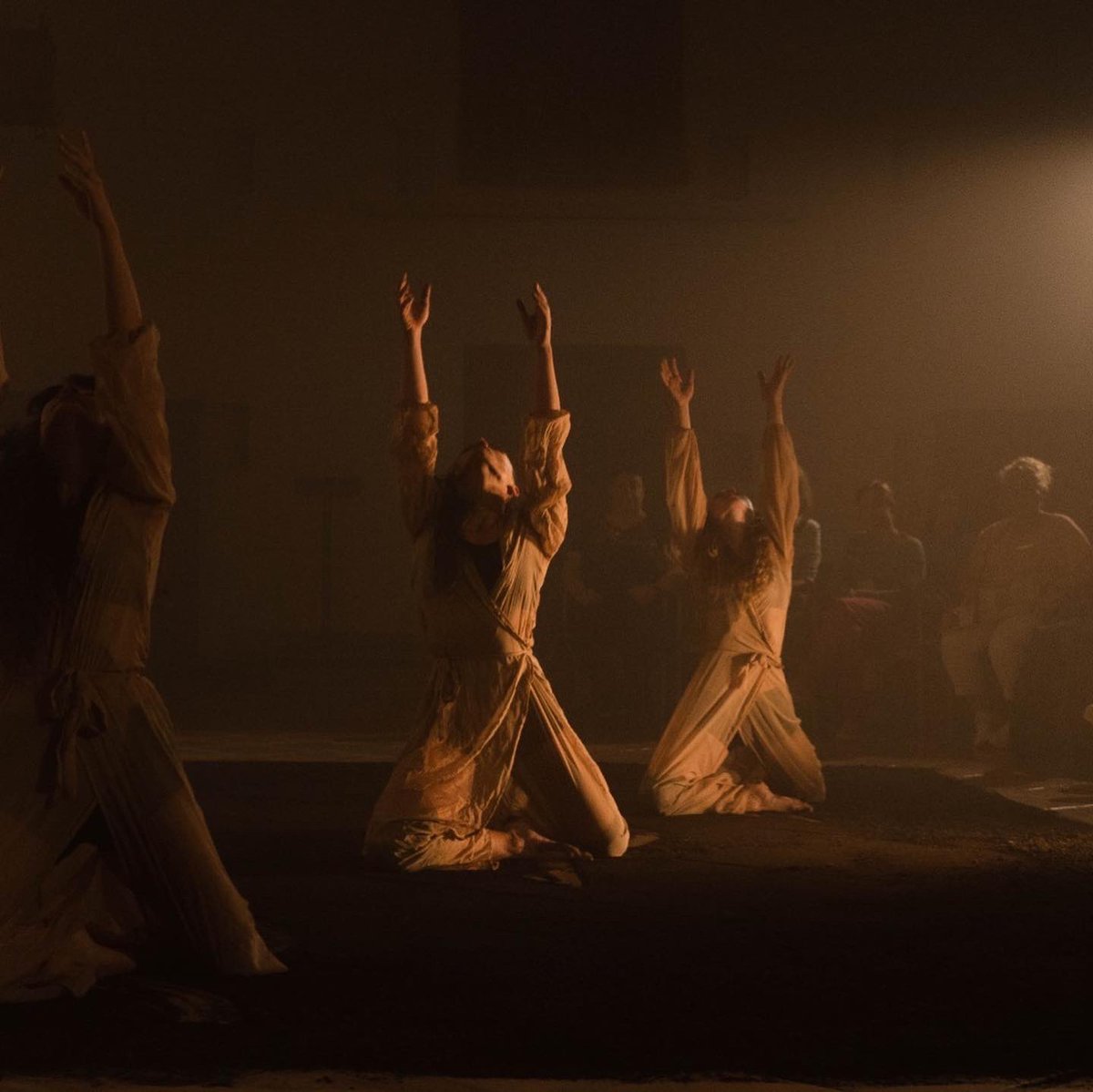 arteria_tortosa's tweet image. Gràcies a tothom qui heu vingut i compartit amb nosaltres #ARTÈRIATortosa 2022 i també moltes gràcies a tothom qui ho ha fet possible! 🙌

🔜Ens veiem a ARTÈRIA Tortosa 2023!

#AT22 #Tortosa #TerresdelEbre #cultura #artsescèniques #art