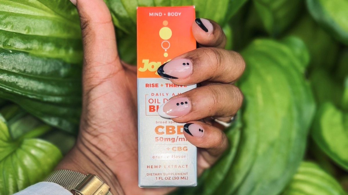 JoySolCBD's tweet photo. Make those crisp, clear fall mornings even brighter with Daily A.M. Oil Drop Blend. This next-gen CBD product boasts a proprietary blend of #CBD, #CBG, #terpenes and other assorted goodies to help you face and ace each day. #Morealert, #moreprepared, ready to be at your best. https://t.co/XO2iJci8ja