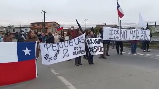 Vecinos de Hualpén protestaron por malos olores de planta de aguas servidas #CooperativaContigo bit.ly/3g2l9Kz