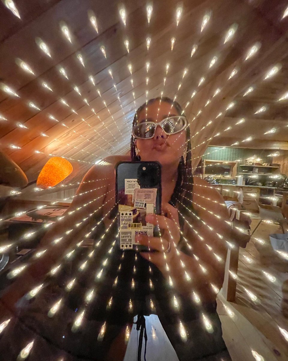 PrisDC11's tweet photo. video gurl https://t.co/eLdJlkDudQ