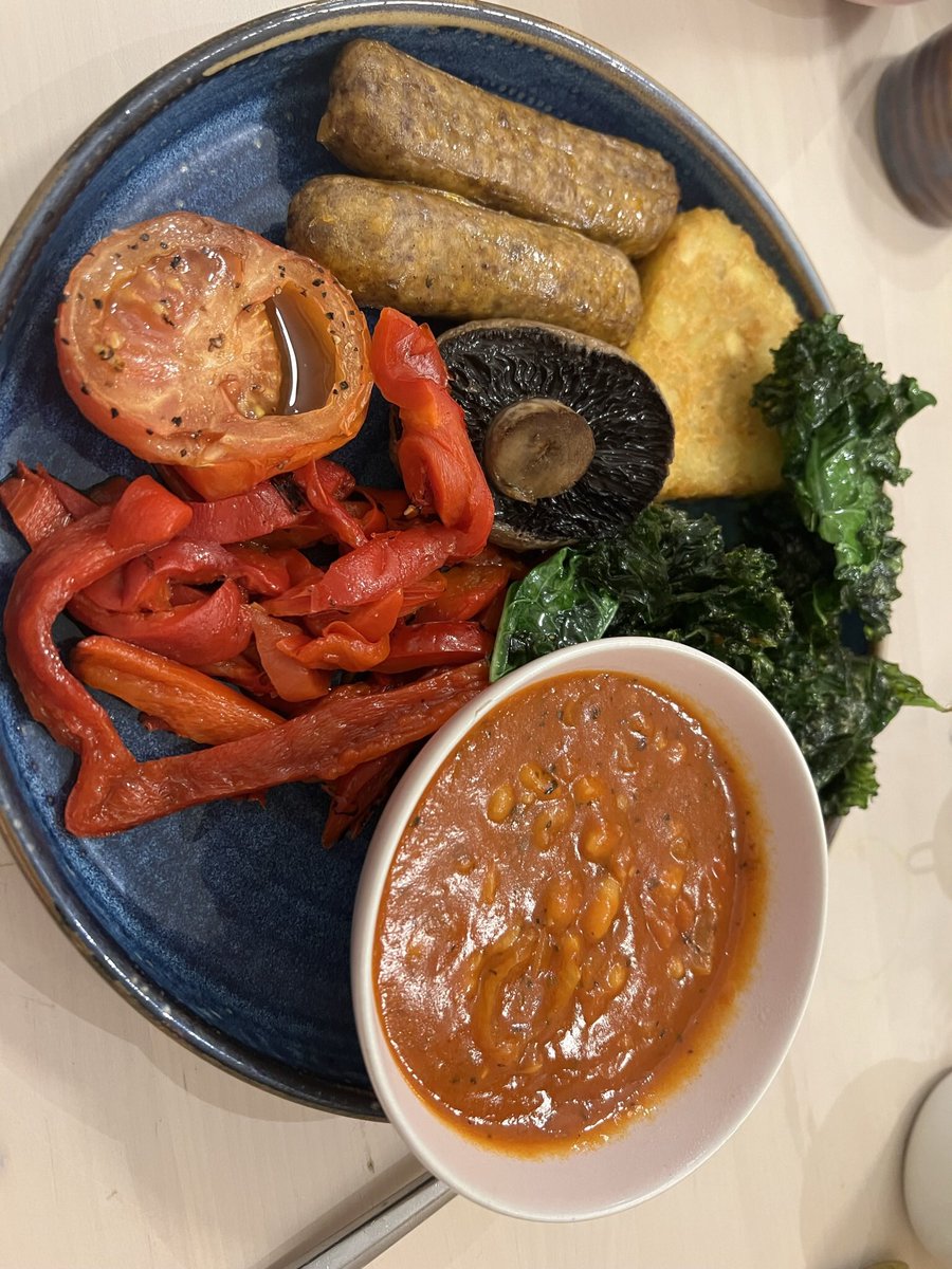 fillo1400's tweet photo. Gorgeous veggie brekkie at #Bron #Derry great selection and staff. Pay a visit next time you’re in Derry, Bishop Street. Can’t wait to try another dish. https://t.co/yTbXr0uE7u