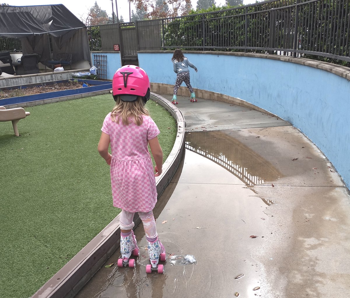 OpenSchoolOC's tweet photo. Who needs an obstacle course? Nature provides varied terrain that kids love to explore and master. Yes it's risky, but that's okay as long as they are careful. Our students are careful because we teach them that they're responsible for keeping themselves safe. https://t.co/SHjhyBW3CU