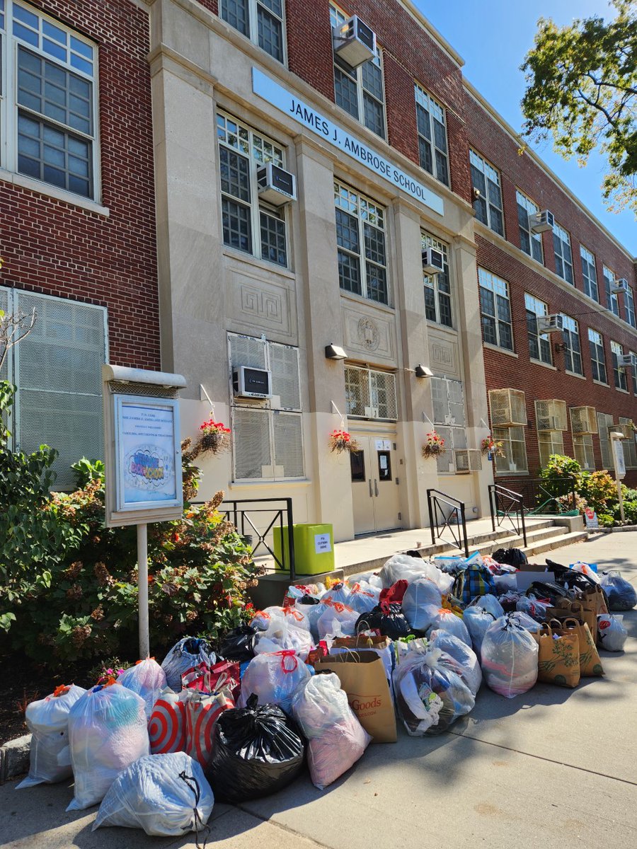 KevinBurke115's tweet photo. Thank you to our PTA for being thoughtful and kind. We are a school community of virtues. #D26Team https://t.co/eD9e3NXTAf