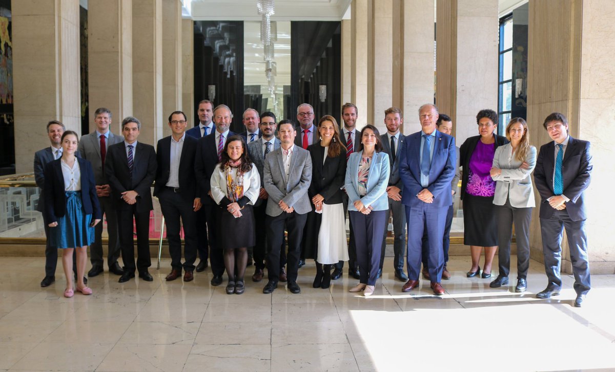 MinEnergia's tweet photo. ¡Seguimos fortaleciendo relaciones con @EmbChileBelgica! ⚡🇧🇪

Una delegación belga, visitó Chile para mantener reuniones con autoridades ministeriales y establecer un marco donde nuestro país se posicione como un exportador de hidrógeno verde al continente europeo. 🍃⚡ https://t.co/3XBV5MhJqj