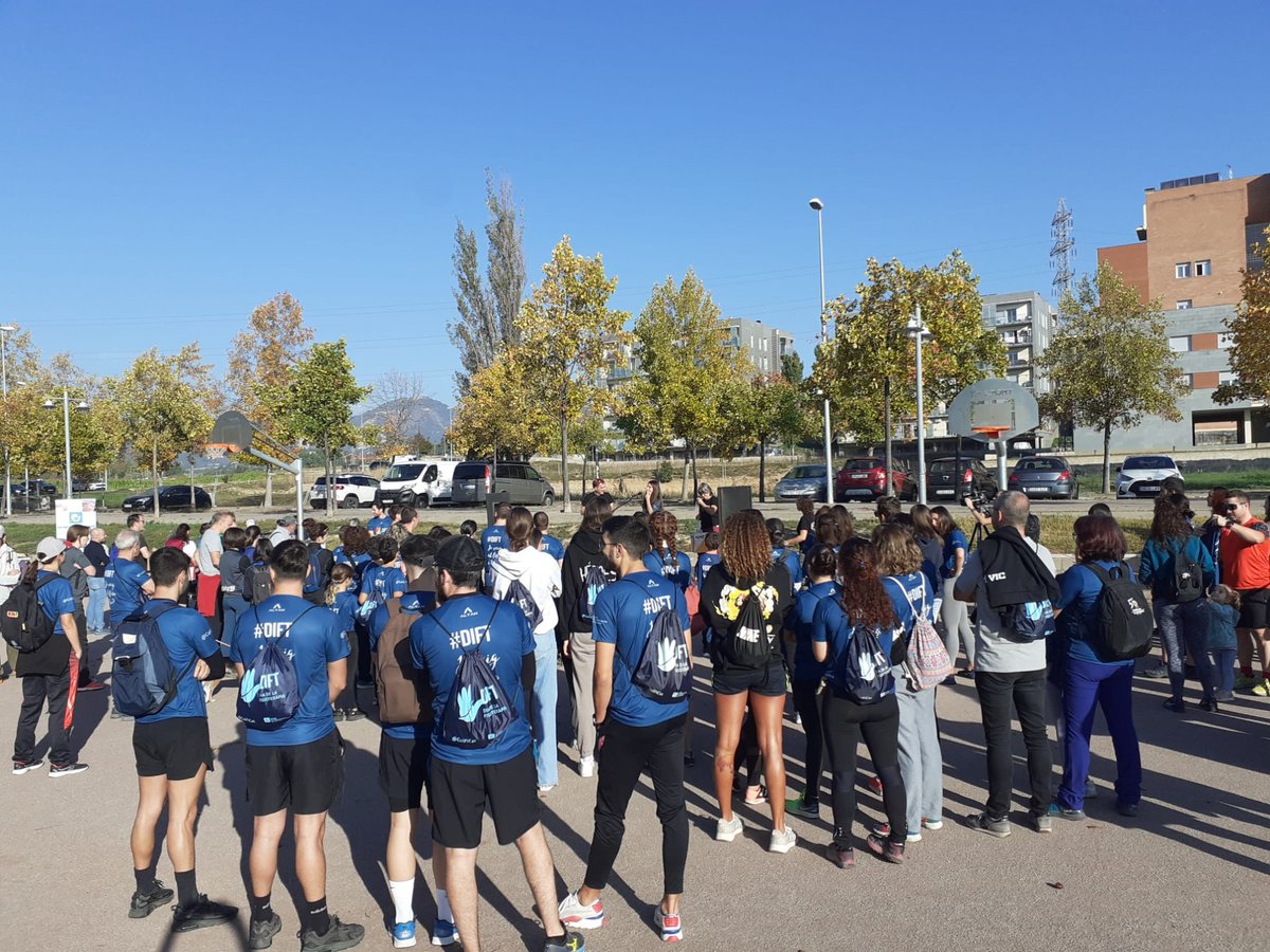 HUSCVic's tweet photo. 🚶‍♂️Amb motiu del #DiadelaFisioteràpia, l'exterior d'El Nadal va acollir una cursa d’orientació per donar a conèixer la professió de #fisioterapeuta. Entre els participants, hi havia usuaris i fisioterapeutes de la residència i l’HUSC
ℹ️ https://t.co/5XzZFQesRc
#DIFT2022 #DIFT #Vic https://t.co/1ZKcgJIBPQ