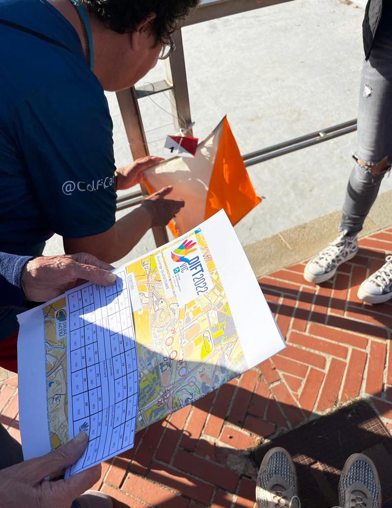 🚶‍♂️Amb motiu del #DiadelaFisioteràpia, l'exterior d'El Nadal va acollir una cursa d’orientació per donar a conèixer la professió de #fisioterapeuta. Entre els participants, hi havia usuaris i fisioterapeutes de la residència i l’HUSC
ℹ️ bit.ly/3CI1asa
#DIFT2022 #DIFT #Vic