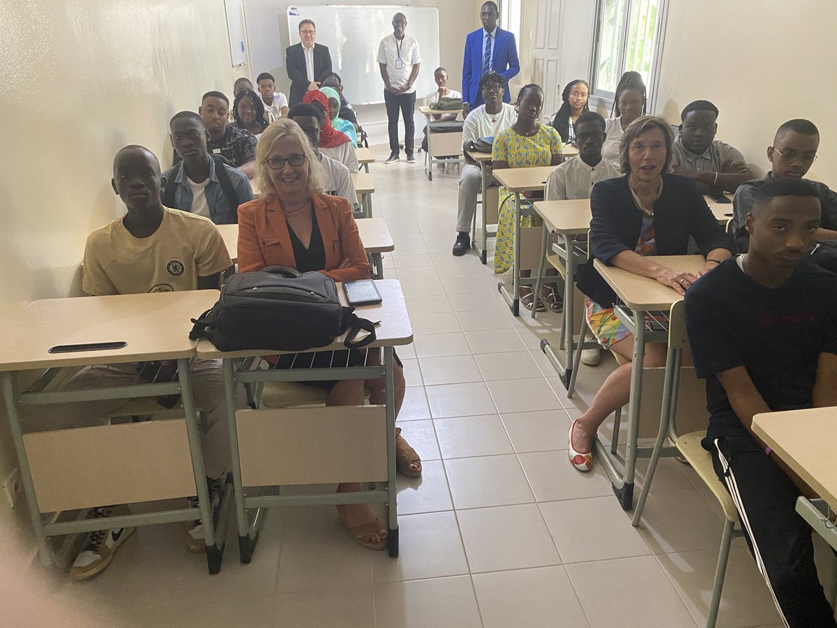 Mrc2cyber's tweet photo. Très émue et honorée d inaugurer ce matin le Campus @epf_ingenieurs de Dakar. Immersion avec les étudiants, leurs parents, les professeurs et le Directeur du Campus. Cycle ingénieur, Bachelors (énergie, digital, conception SI), des formations de qualité par et pour l’Afrique. https://t.co/l4VKCUsw15