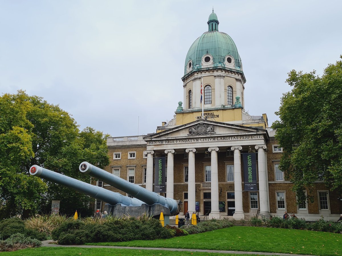 AdamWittekTV's tweet photo. A trip to the @I_W_M to explore the inspiration for #LittleManfred by #MichaelMorpurgo, a #ToyDog made by a #GermanPOW working on a British family farm after #WW2. 🐕
@PolkaTheatre 22-30 Oct 2022
https://t.co/CZaaOGyybU
@SoldiersArtsA #SoldiersArtsAcademy #PolkaTheatre #IWM https://t.co/F7eOAgOKKp
