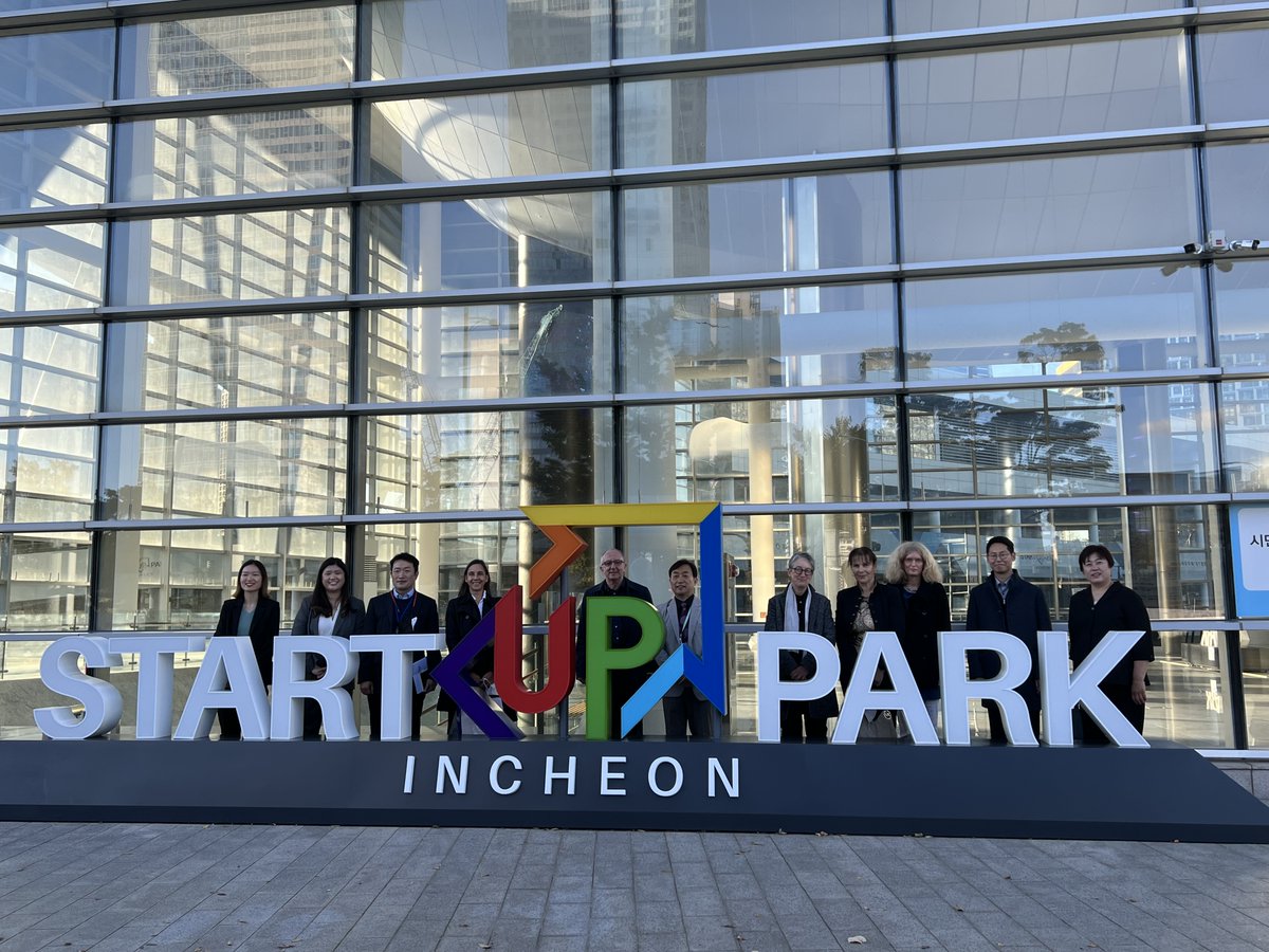 Berlin and Incheon kicked off the study visit in Incheon with a packed schedule! From a kick-off conference to the GIS Platform to the IFEZ to the Incheon Start-Up Park, Incheon organized an stellar, action-packed programme for the Berlin delegates.

#Smartcities #Startup
@SenSBW