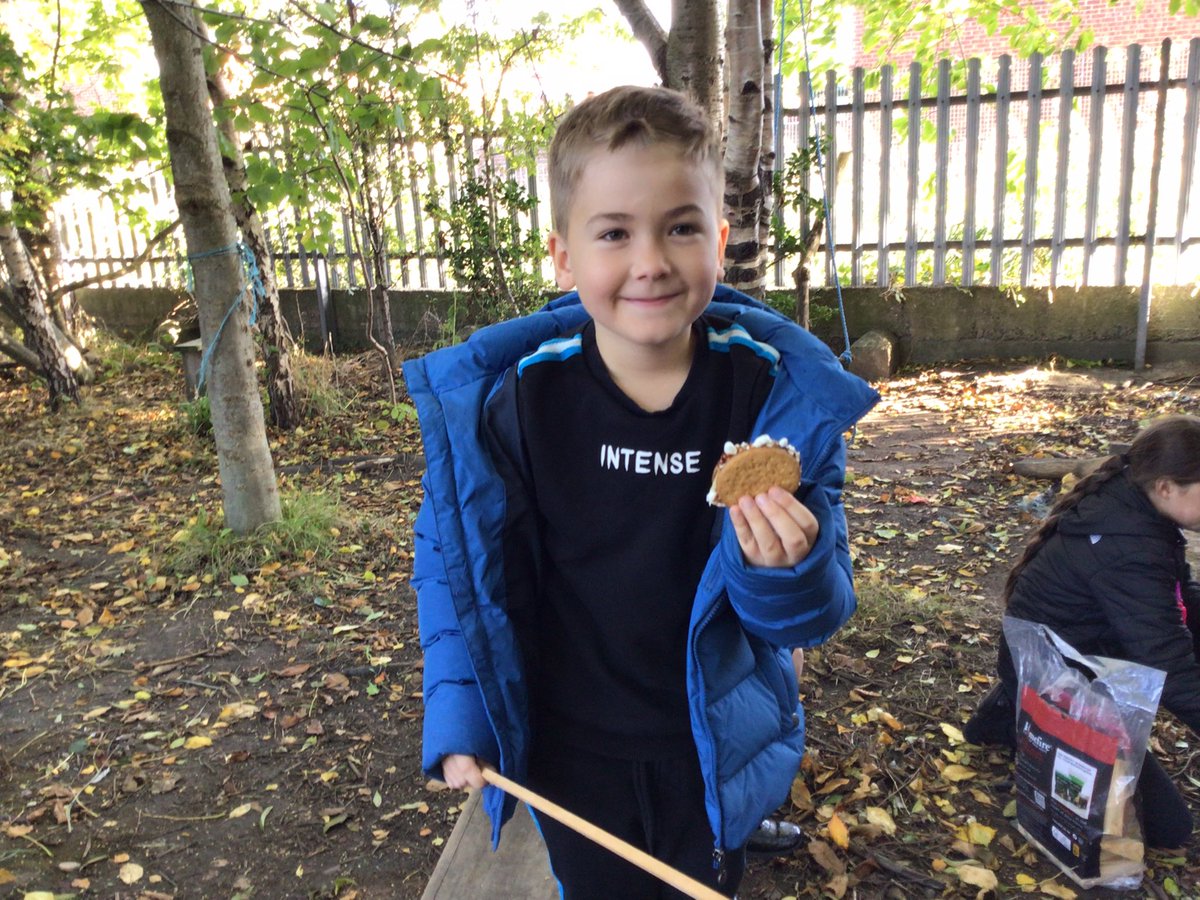Ms_Middleman's tweet photo. @YsgolEmmanuel Forest art, smores and team games today in Forest School 🌳🔥 https://t.co/EofsBPQndF