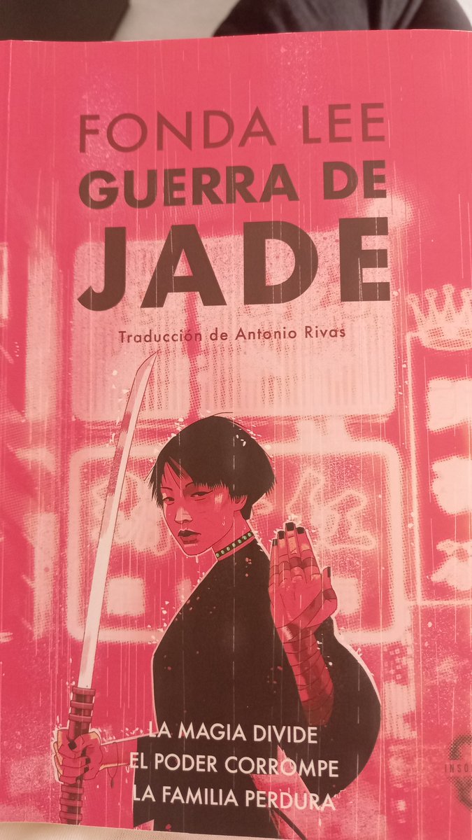 LectoraEstheric's tweet image. #DiaDeLasEscritoras 

Si queréis algo adictivo, probad el jade

🟢 1. Ciudad de jade
🔴 2. Guerra de jade 

Autora: Fonda Lee
Traducción: Antonio Rivas
Edita: Insólita