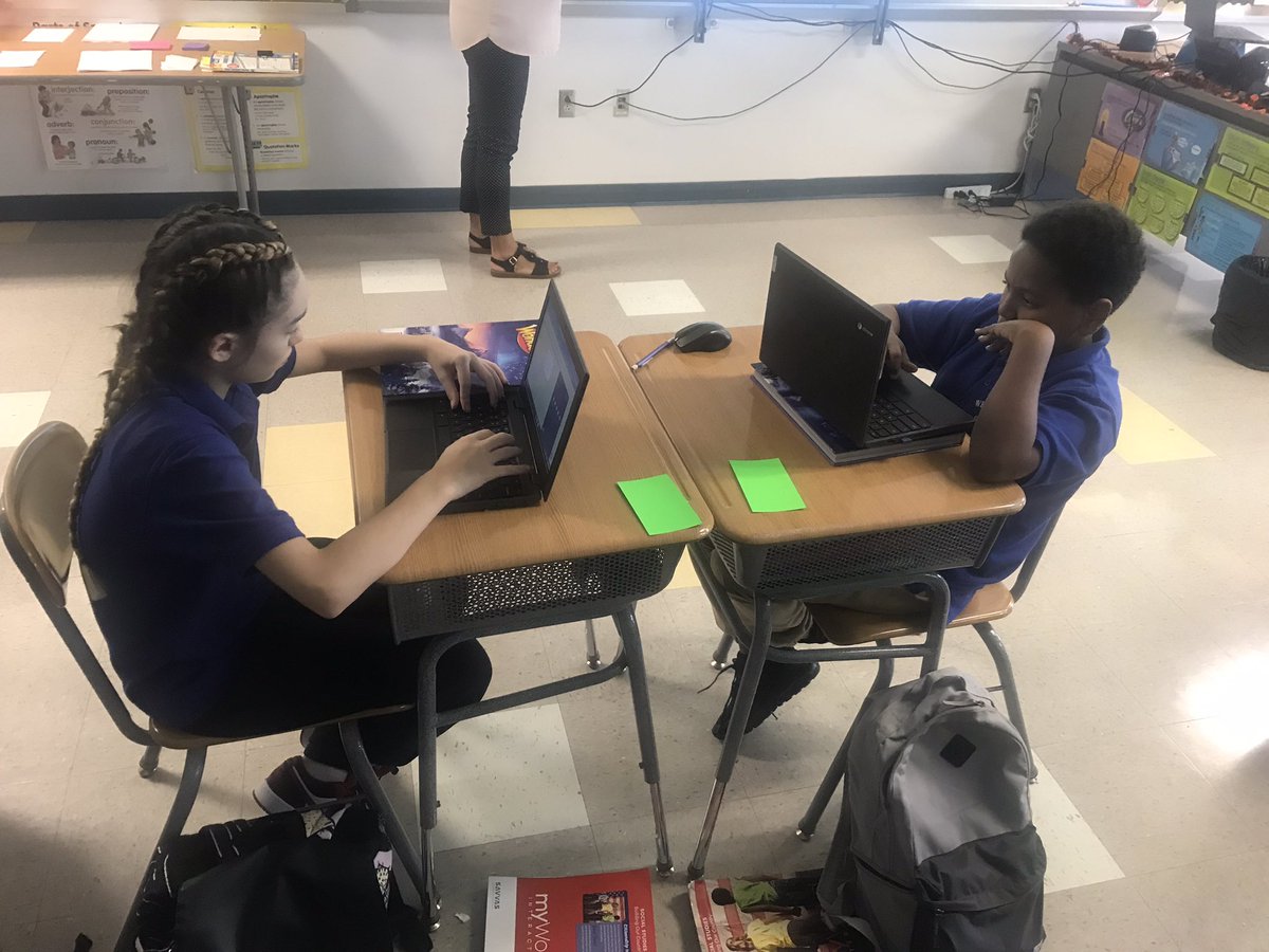 JoseJimenezWNY's tweet photo. Students in Miss Saavedra’s 5th grade are responding to a prompt on Padlet.  @WestNYSchools @WNYPS4 https://t.co/FszDOTNOAa