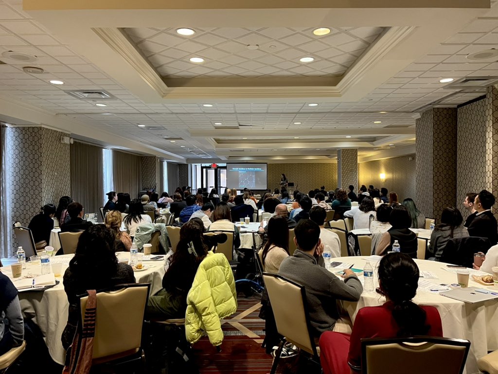 DrakeDG's tweet photo. A great start to the day! Impressive talks and a huge turnout from @UMich_MCDB at their #MCDB2022FallRetreat! 🧬🥼 @benchling https://t.co/XixhlEhNfa