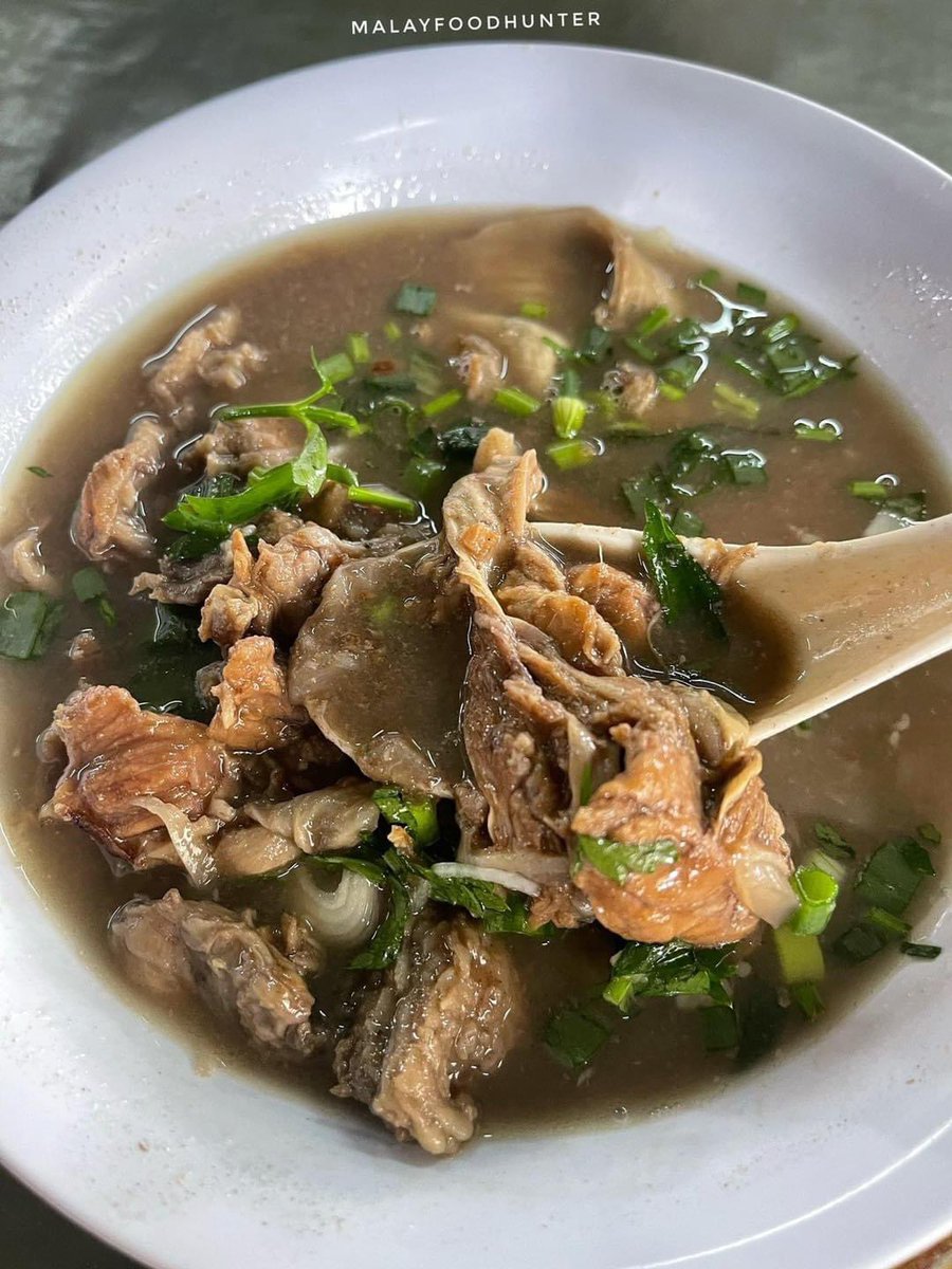 MalaysianFoods's tweet photo. Tempat Makan Sup paling lejen dekat Kuala Lumpur!

Bukan orang KL lah kalau belum pernah merasai Sup Haji abu yang teletak di Chowkit! Gerai Sup Haji Abu ni berniaga lebih 50 tahun tau. Memang legend .

Open sampai 2 Pagi tau setiap hari😍

Sup Haji Abu ( Jalan Doraisamy) https://t.co/yUEyw6CSx2