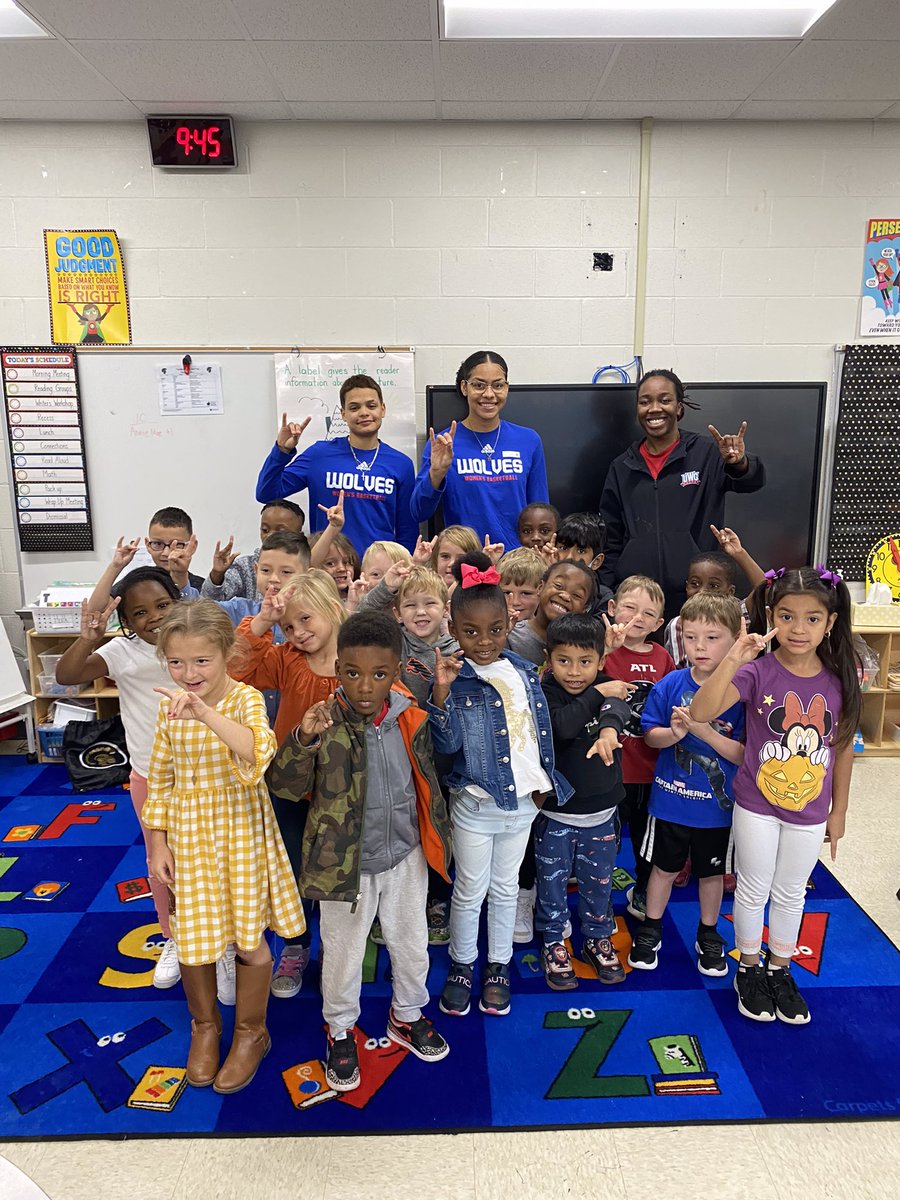 UWG_WBB's tweet photo. HUGE thank you to Carrollton Elementary School @trojansCCS for giving our players the opportunity to come and read to the students!
We loved them!๐ฅฐ
#GoWestGoWolves ๐บ https://t.co/J43nMjuaBJ
