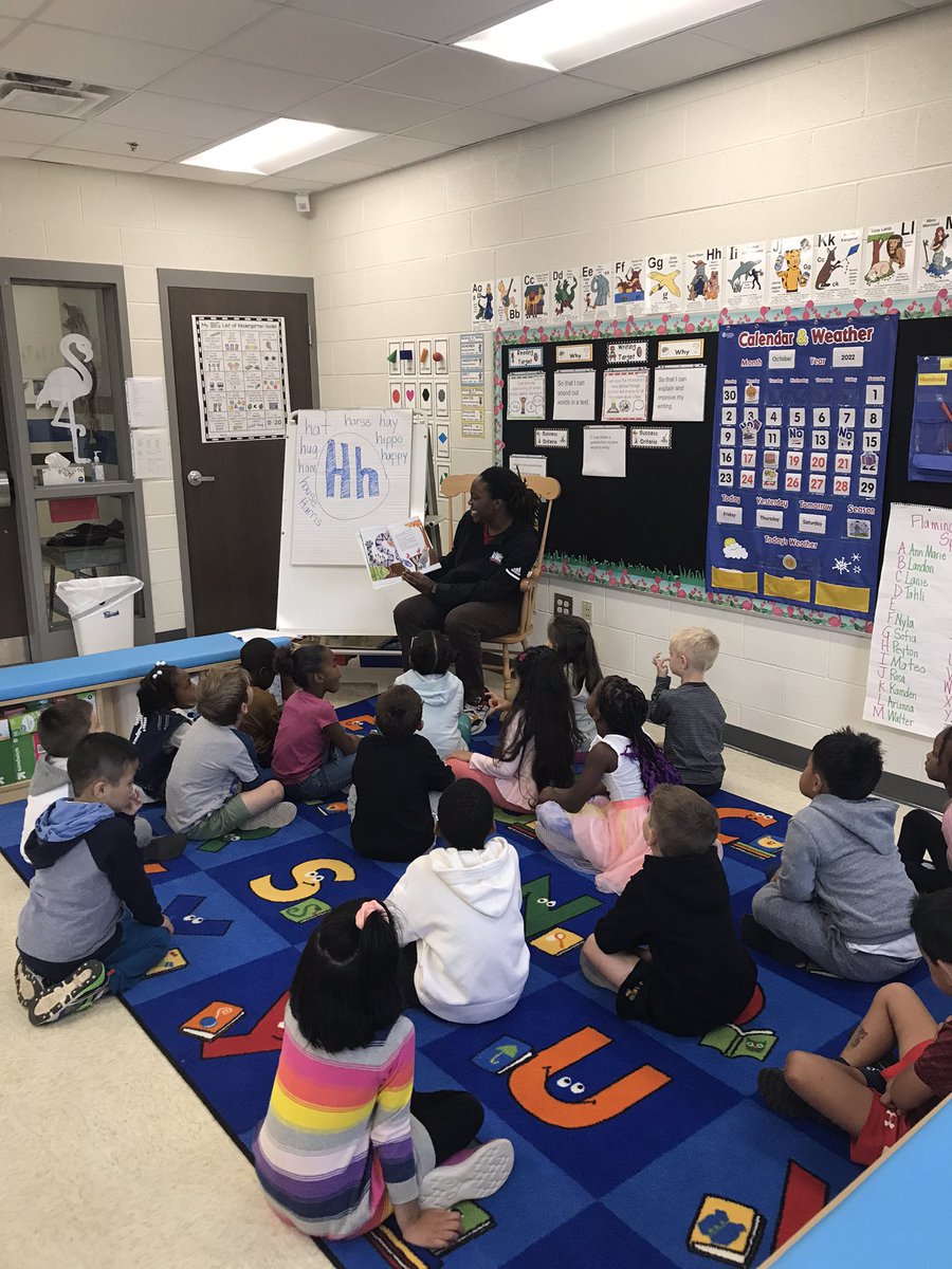 UWG_WBB's tweet photo. HUGE thank you to Carrollton Elementary School @trojansCCS for giving our players the opportunity to come and read to the students!
We loved them!๐ฅฐ
#GoWestGoWolves ๐บ https://t.co/J43nMjuaBJ