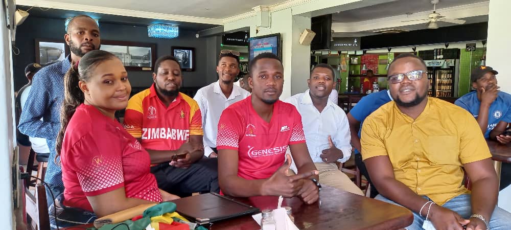 Dear 🇿🇼 <a href="/ZimCricket_/">Zimbabwe Cricket</a> musasiye team re Castle Corner veduwe.... nhasi vaswera ku Centurion Pub cheering the boys on.... these guys are passionate and very supportive... dai vaigona kutamba ndaiti vaisei mu team 😂 😂  aiwa tanakidzwa hedu.