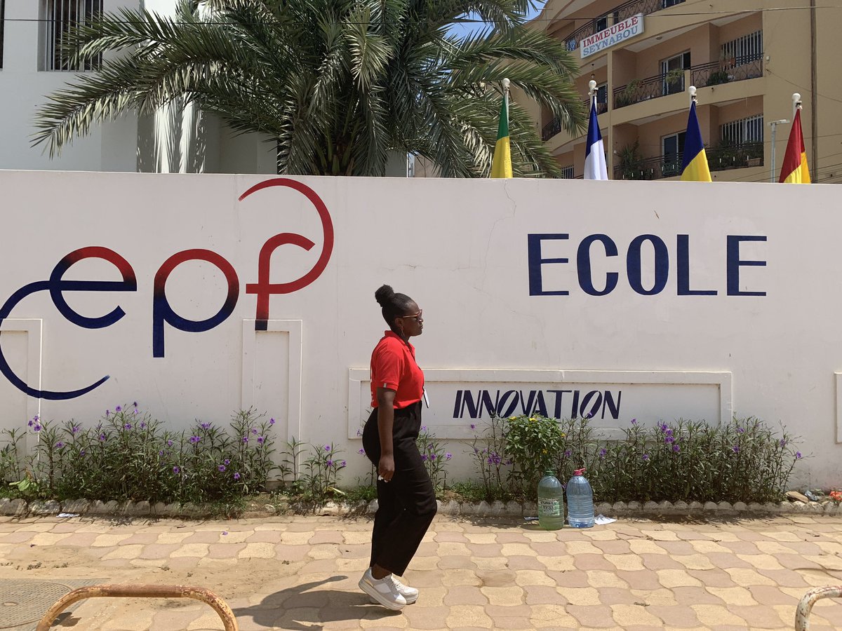 alinebourdin's tweet photo. L’Afrique est jeune et source incroyable de potentiels.

👩‍🎓🧑‍🎓 classe prépa de 24 élèves  👏 58 % de femmes !
🌍 7 nationalités : Sénégal, Cameroun, Tchad, Gabon, Congo, Mali et Liban
Inauguration du campus @epf_ingenieurs @villededakar .
@CampusFrance . https://t.co/bHmaSGtVED